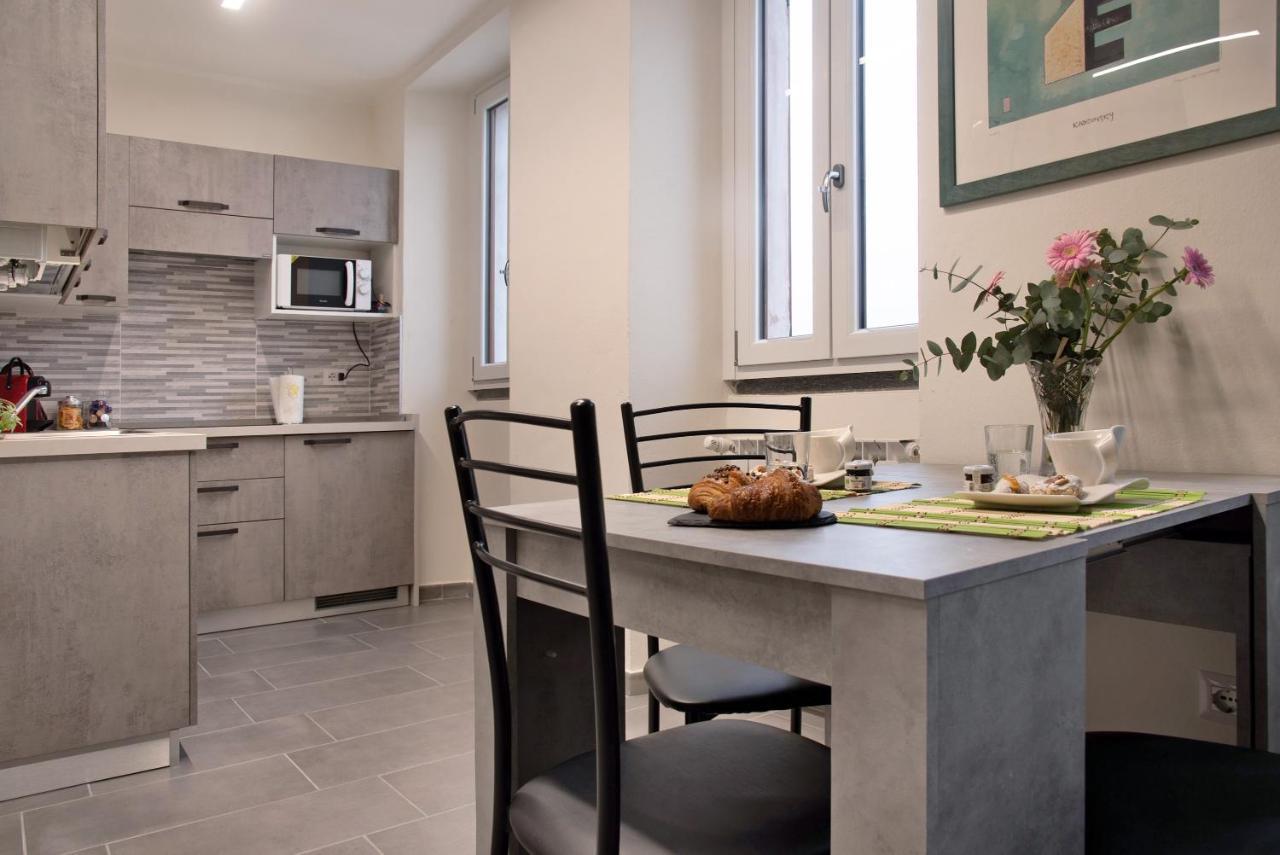 Ferienwohnung Efihouse Lago Maggiore Luino Exterior foto